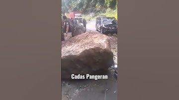 Musibah #hati hati bila musim hujan #lewat jalan cadas pangeran #suka ada longsor batu