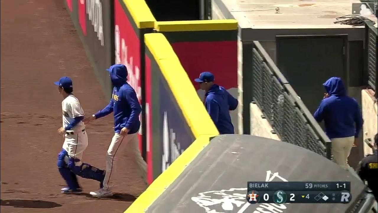 Benches clear in Astros Mariners game YouTube