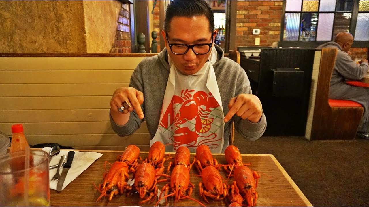 10 Lobster Challenge At Boston Lobster Feast Youtube [ 720 x 1280 Pixel ]