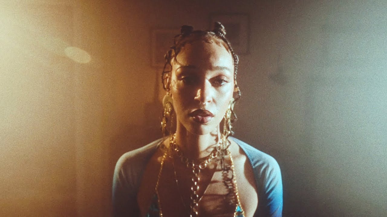 Watch Luana Genevieve - Atat de simplu (Official Video) on YouTube Watch Luana Genevieve - Atat de simplu (Official Video) on YouTube