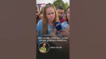 Turist kızlar en yakışıklı Türk futbolcuyu oyladı.