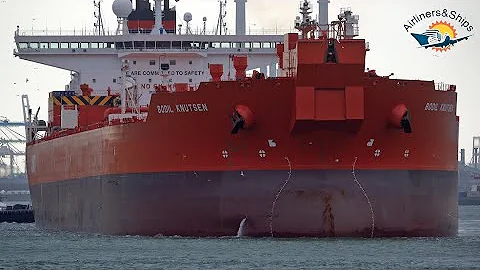 GIANT SHIPS at ROTTERDAM Port - 4K SHIPSPOTTING January 2022