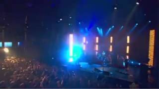 Biffy Clyro - Bubbles (iTunes Festival 2010)