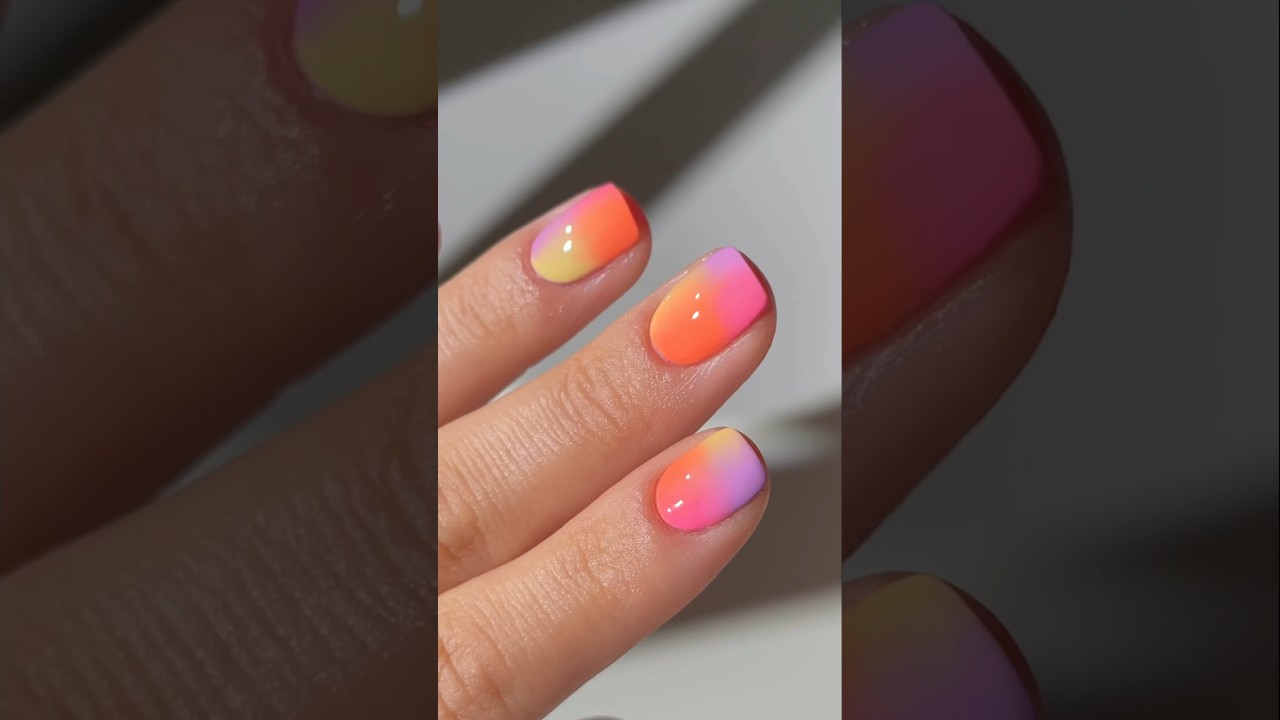 How to use a cosmetic sponge for ombre nails ✨