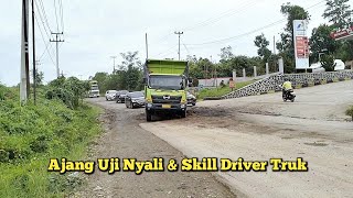 Jalan Rusak Ketangguhan Truk \u0026 Skill Driver Dipertaruhkan