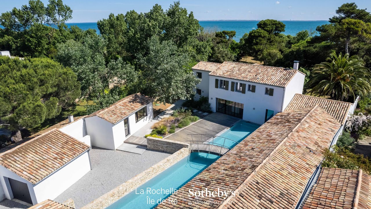 ÎLE DE RÉ - LES PORTES - VILLA DE PRESTIGE EN PREMIÈRE LIGNE