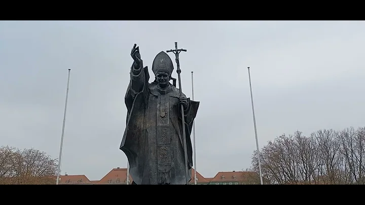 Johannes Paul Der || Statue in Stettin.....Papa St...