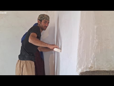 Painting and punching contest: David and Akram in the operation of decorating the room