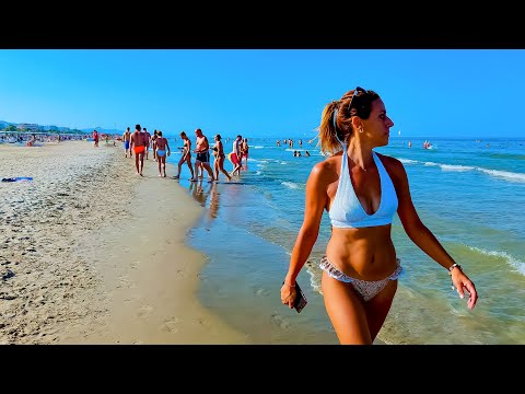 WONDERFUL BEACH. GIULIANOVA. Italy - 4k Walking Tour - Travel Guide.  #Italy