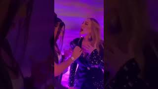 adele with her funny moments and the fans Wealth