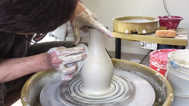 270. Throwing a Small Thin-necked Bottle with Hsin...