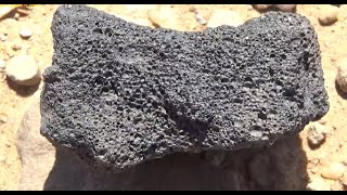 حجر الخرفش او حجر الخفاف او الخفان Pumice