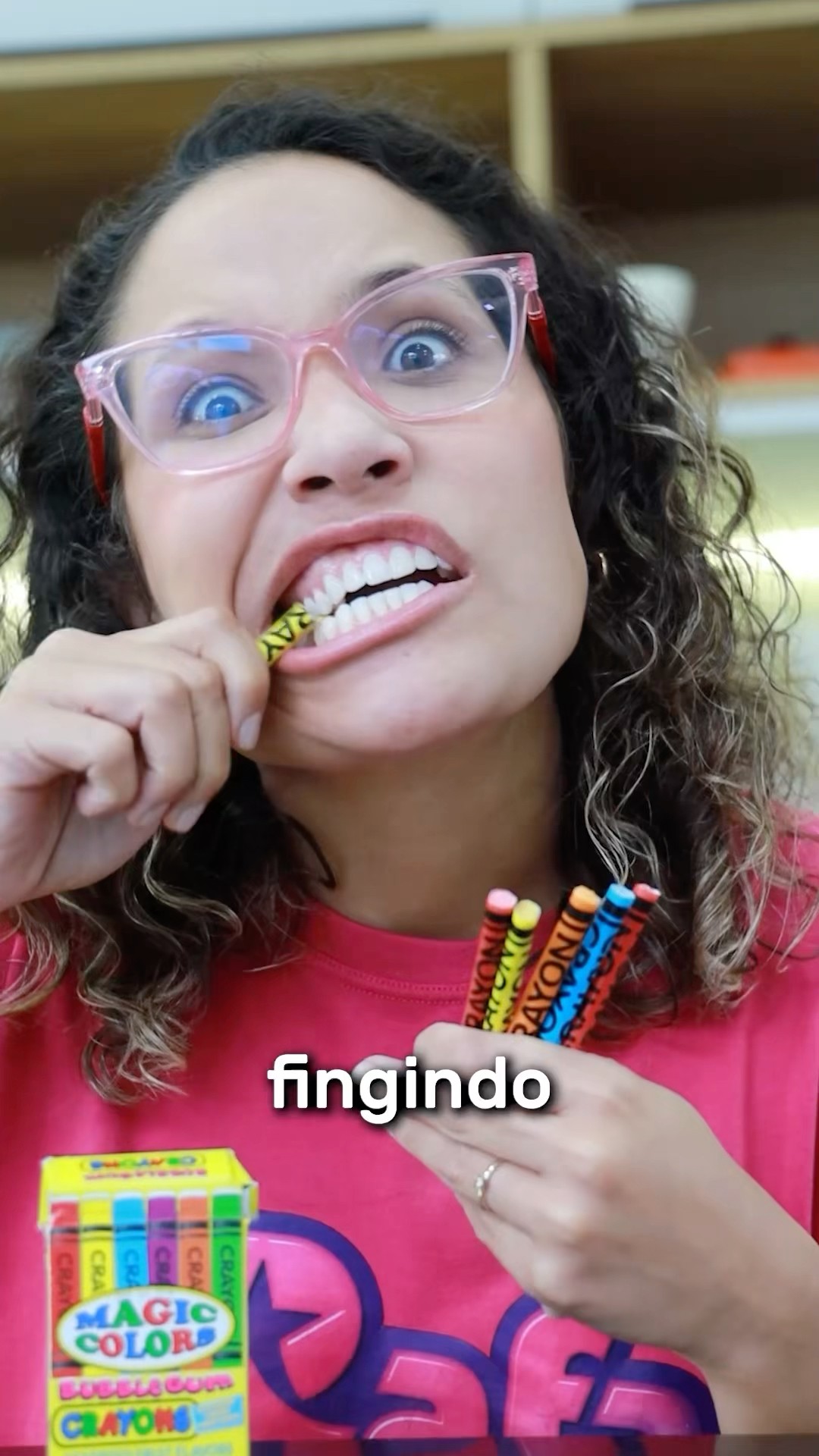COMENDO GIZ NA FRENTE DO MEU NAMORADO! #shorts