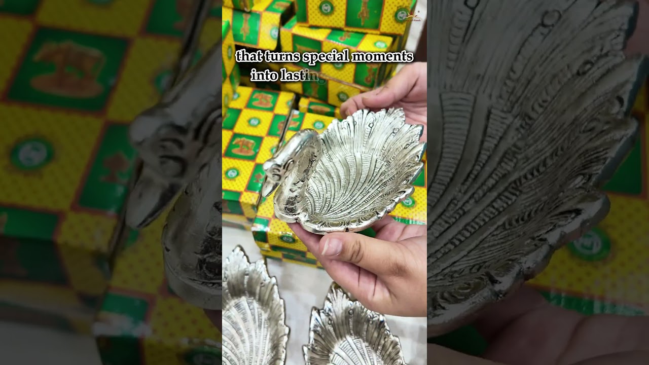 “Special moments deserve an elegant swan gift ✨” 