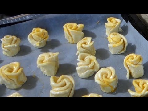 Wideo: Jak Zrobić Ciasteczka „Róże”