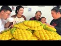 南瓜大丰收,丹丹用南瓜做成玉米花馍,配上南瓜小米粥,好看又好吃!【胖手手丹丹】