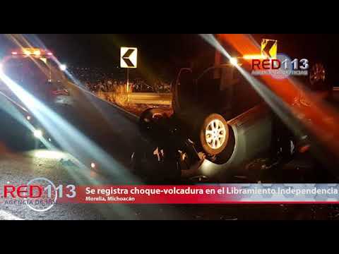 VIDEO Hombre muere al volcar auto en la Morelia-Quiroga; hay un herido