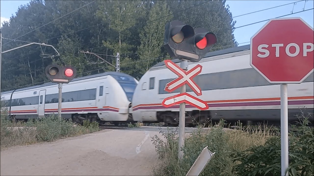 Paso a nivel sin barreras entre Maçanet-Massanes y Sils