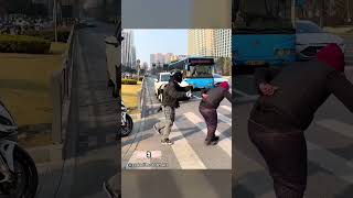 Что только не происходит с мотоциклистами😱  #мото #эндуро