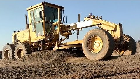Caterpillar grader 140g cleaning playing ground | Big machine | Hard working by Caterpillar grader