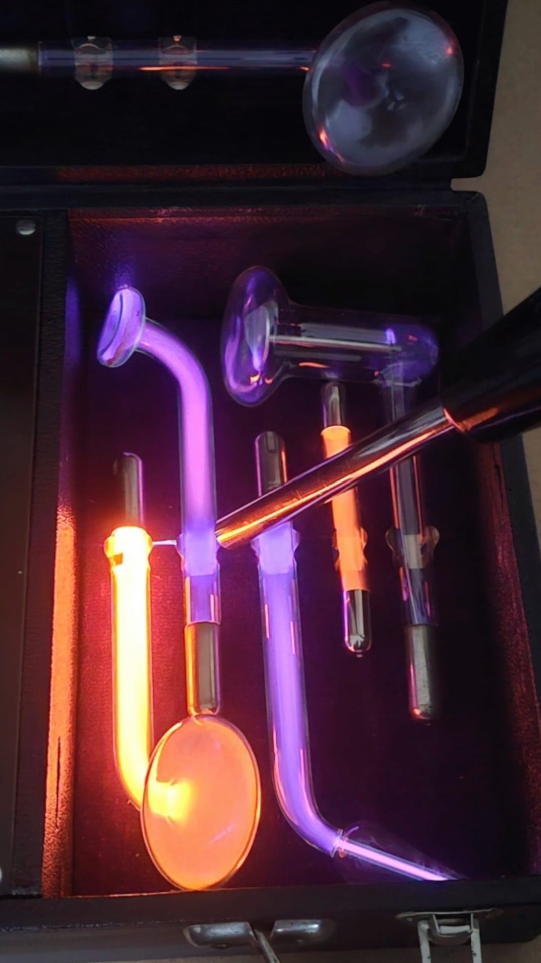バイオレットレイ×ニコラテスラ I Tried a 100-Year-Old Tesla Device #nikolatesla #violetray