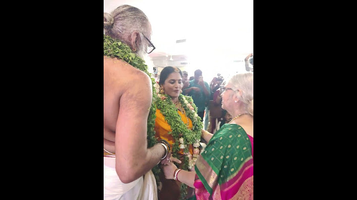 ദിവ്യയും ക്രിസ് വേണുഗോപാലും മാതാപിതാക്കളിൽ നിന്ന് അനുഗ്രഹം വങ്ങിച്ചപ്പോൾ 🙏🙏🙏