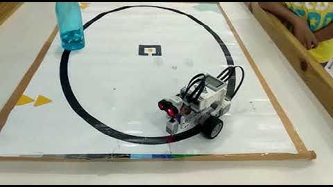 Lego Line Follower with Obstacle Avoidance - Prashil Bhatt - RFL Ahmedabad(8980172306)