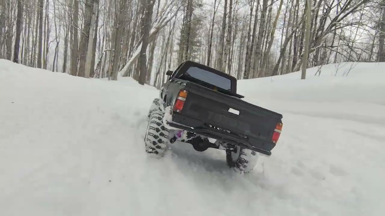 Trailfinder 2 therapy n fine white powder #snowfiend #rc4wd 