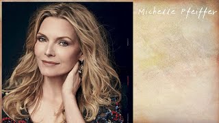 Michelle Pfeiffer - MiniBio (English)
