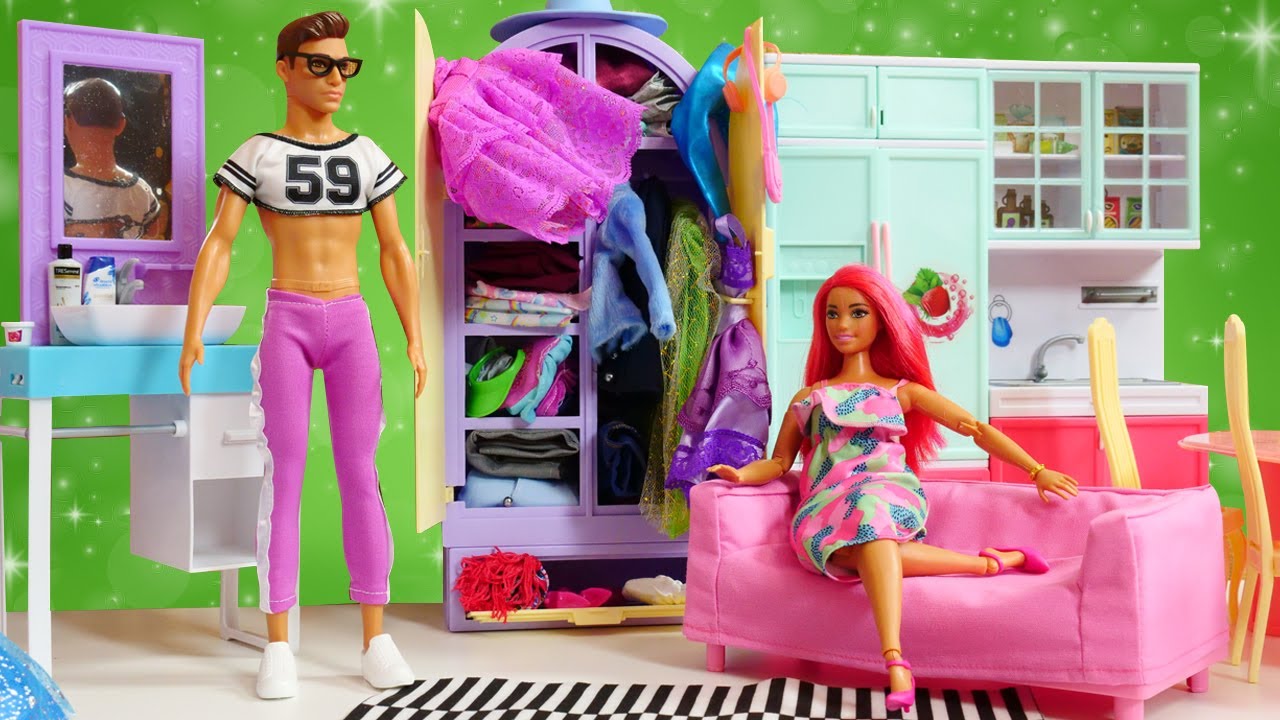 Barbie und Irene machen eine süße Pizza - Puppen Video auf Deutsch