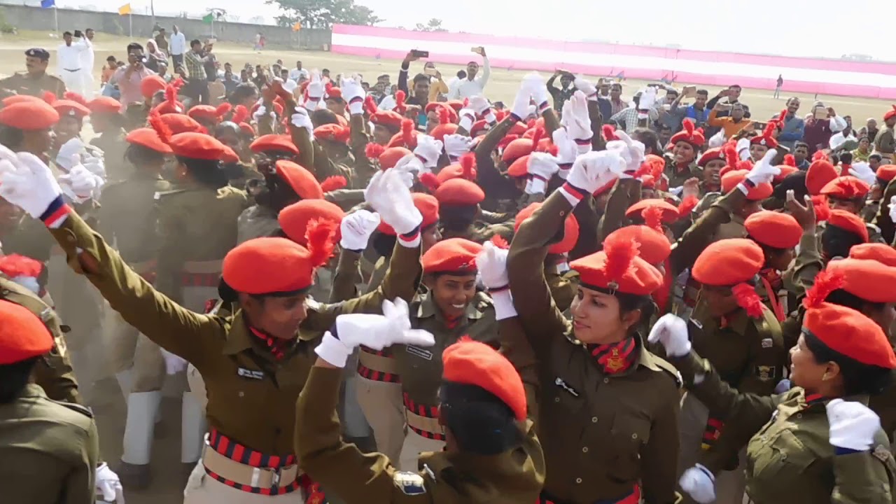 Mahila sashatra vahini sasaram passing out 2017 - YouTube