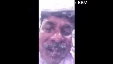 I am under the water please help me! Indian man