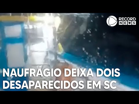 2 pessoas seguem