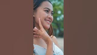 Explore Pantai Indah di Lombok Bersama Yana Andriani