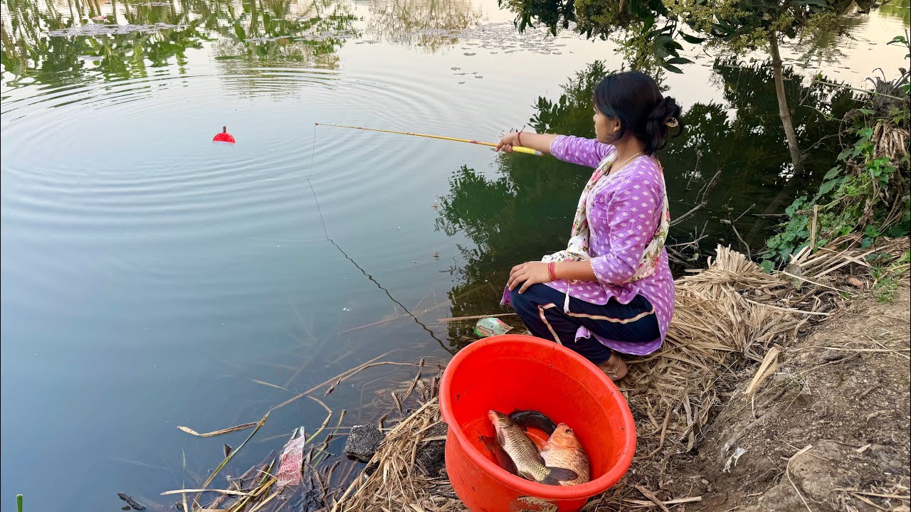 Fishing video || Traditional fishing skills girl catches giant fish with a hook || Hook fishing