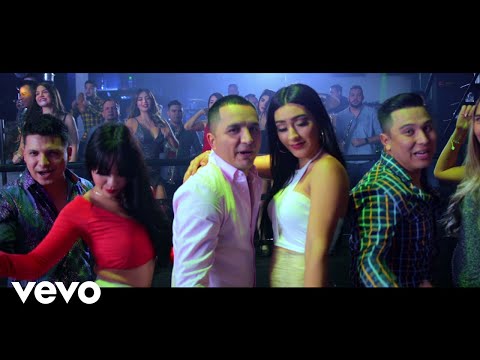 La Arrolladora Banda El Limón De René Camacho - Menea, Menea