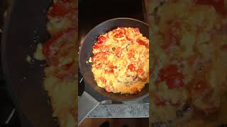 MVlog - Tag 799 - Veganer Ei-Ersatz mit Tomate und Paprika, dazu Parboiled Reis!