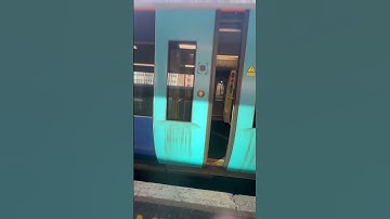 Southeastern Class 377 door opening | #shorts #class377 #southeastern #london #ytshorts
