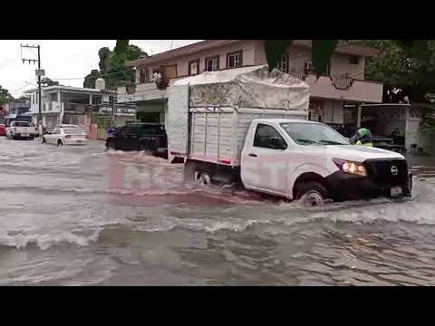 Lluvia cesa y permite circulación vehicular hacia el Hospital Civil Madero