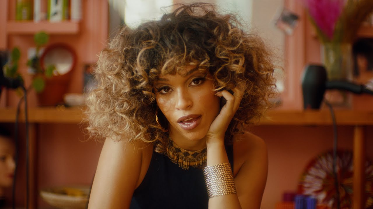 Izzy Bizu - Dumb (Official Video)