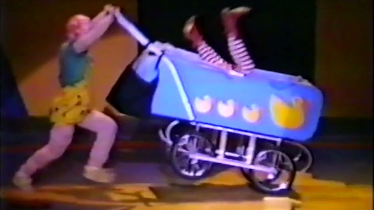 San Francisco's Pickle Family Circus 1989- Queenie & The Baby