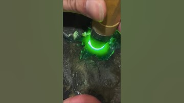 Jade stone cutting jackpot - Green jade #jade #jadeite