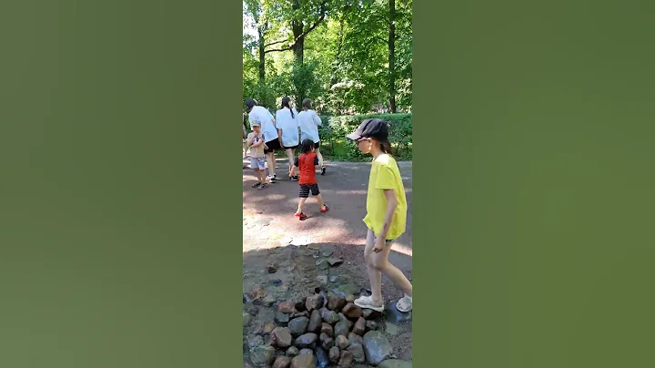 Peterhof Palace Adventure: Fun Fountains & Gardens in St. Petersburg!