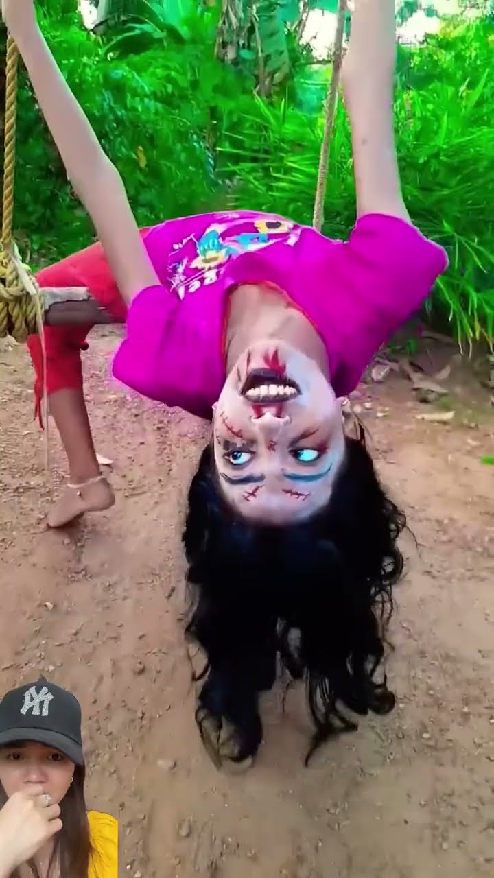 NENEK AYUN ADEK DI POHON TAPI KENAPA JADI SERAM ⁉️#shorts #funny #dubbing