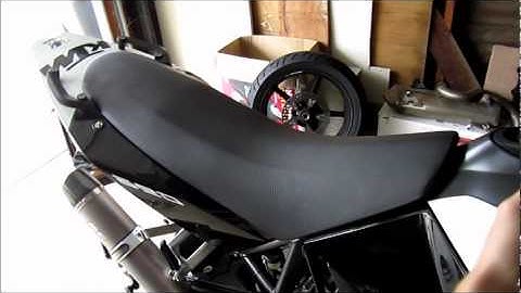 08 KTM Duke 690 Stock exhaust vs. SC-Project Full Exhaust Titanium can