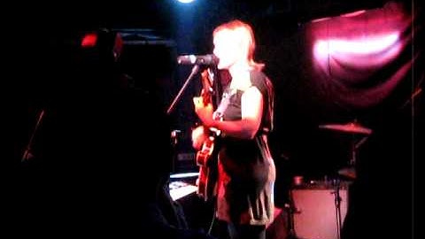 Dévics - If We Cannot See ( live in Hidden Agenda hong kong 2010 )