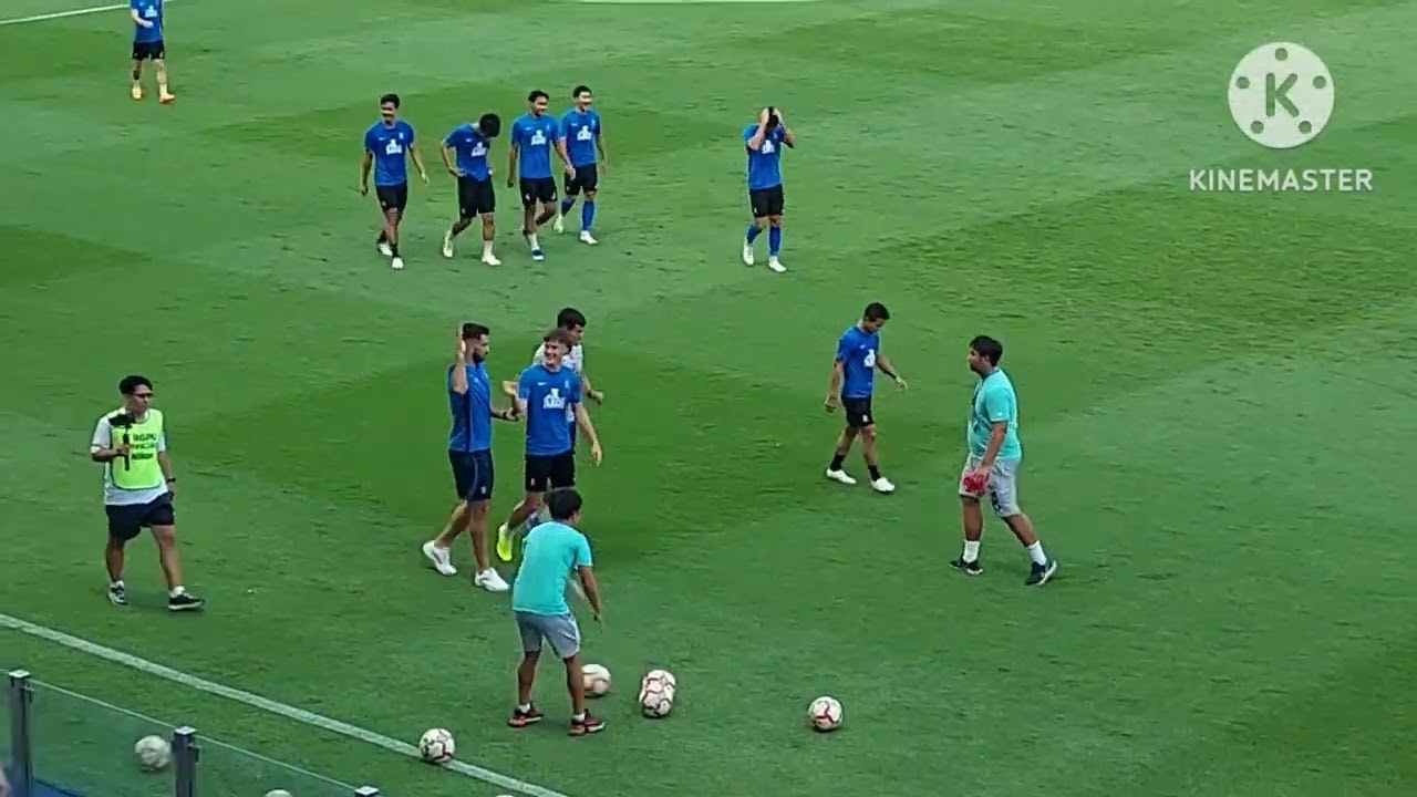 บอล ทีมชลบุรีมาเยือนบีจีปทุม