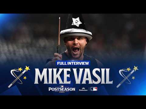The MOST ELECTRIC INTERVIEW in baseball right now? White Sox magician Mike Vasil 🪄 공식 하이라이트 썸네일