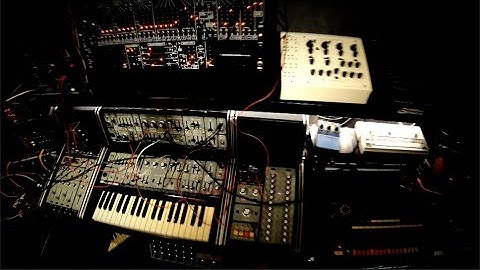 Dawless Techno Jam using Roland TR-808 and full System 100