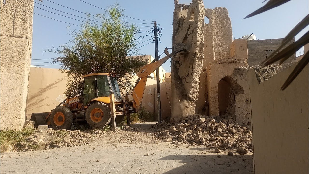 JCB 4DX Backhoe Broke A Very Old Fort Of Oman Nizwa Tourisom Place#2 || Dangrous Work || JCB VIDEOS.